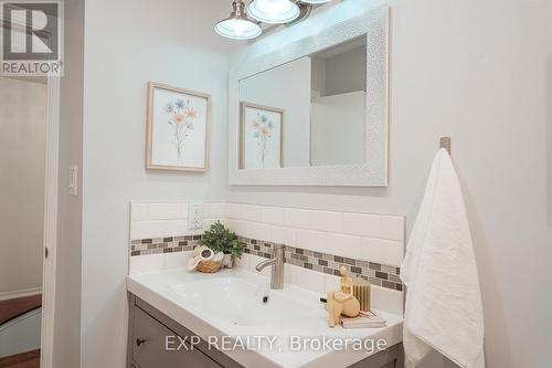 139 Adele Crescent, Oshawa, ON - Indoor Photo Showing Bathroom