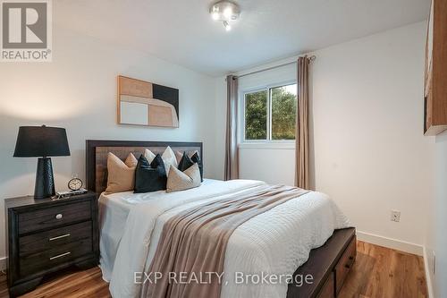 139 Adele Crescent, Oshawa, ON - Indoor Photo Showing Bedroom