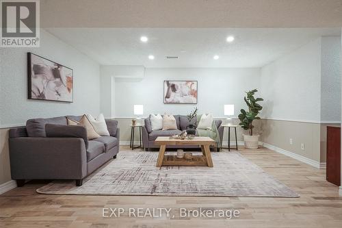139 Adele Crescent, Oshawa, ON - Indoor Photo Showing Living Room