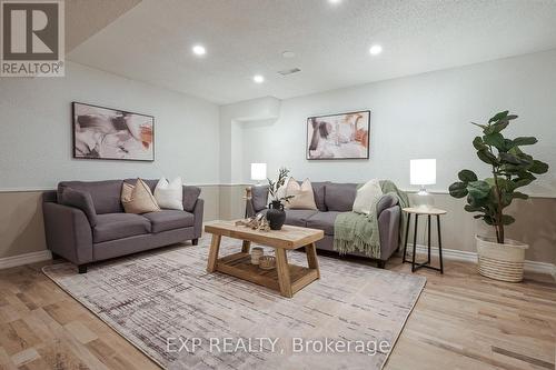 139 Adele Crescent, Oshawa, ON - Indoor Photo Showing Living Room