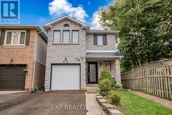 139 ADELE CRESCENT  Oshawa, ON L1J 7X7