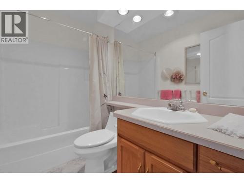 3333 South Main Street Unit# 30, Penticton, BC - Indoor Photo Showing Bathroom