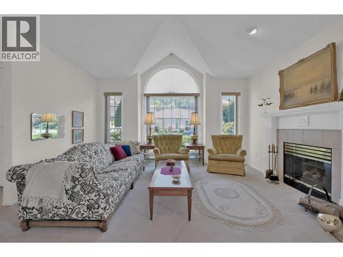 3333 South Main Street Unit# 30, Penticton, BC - Indoor Photo Showing Living Room With Fireplace