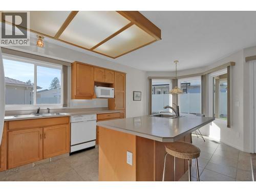 3333 South Main Street Unit# 30, Penticton, BC - Indoor Photo Showing Kitchen