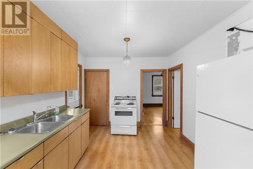 202 Eyre, Sudbury, ON - Indoor Photo Showing Kitchen With Double Sink