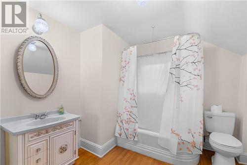202 Eyre, Sudbury, ON - Indoor Photo Showing Bathroom