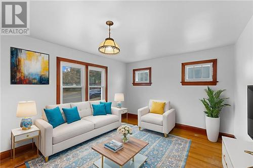 202 Eyre, Sudbury, ON - Indoor Photo Showing Living Room