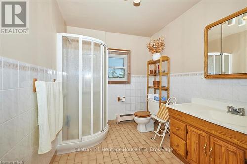 191 Cairns Crescent, Fort Erie (Bowen), ON - Indoor Photo Showing Bathroom
