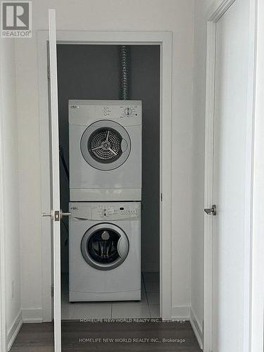 201 - 85 Duke Street W, Kitchener, ON - Indoor Photo Showing Laundry Room