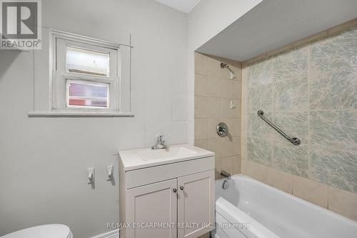 1256 Cannon Street E, Hamilton, ON - Indoor Photo Showing Bathroom