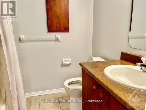 840 Longfields Drive, Ottawa, ON - Indoor Photo Showing Bathroom