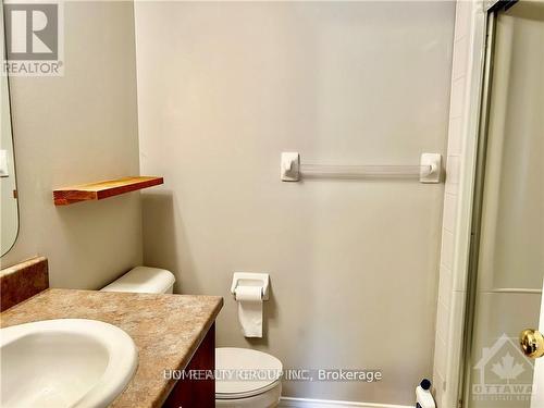 840 Longfields Drive, Ottawa, ON - Indoor Photo Showing Bathroom