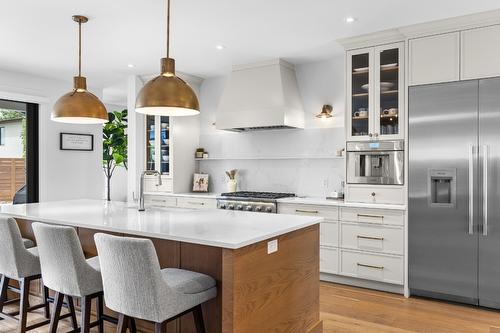 4243 Russo Street, Kelowna, BC - Indoor Photo Showing Kitchen With Upgraded Kitchen