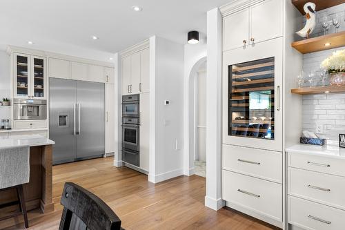 4243 Russo Street, Kelowna, BC - Indoor Photo Showing Kitchen