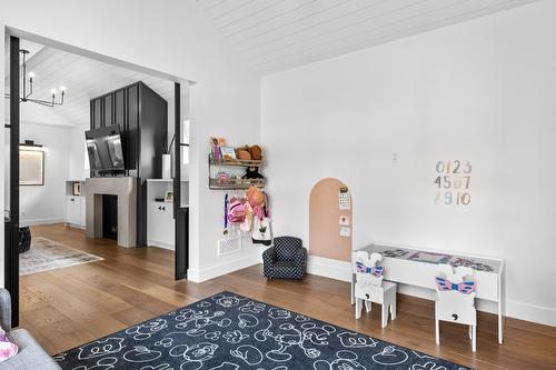 4243 Russo Street, Kelowna, BC - Indoor