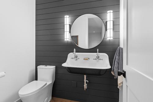 4243 Russo Street, Kelowna, BC - Indoor Photo Showing Bathroom