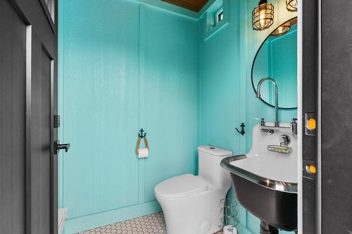 4243 Russo Street, Kelowna, BC - Indoor Photo Showing Bathroom