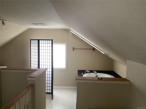 110 10Th Ave, Sointula, BC 