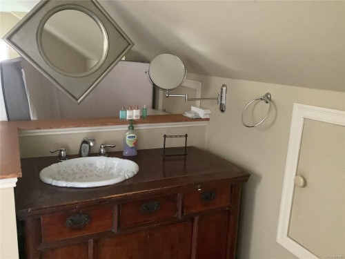 110 10Th Ave, Sointula, BC 