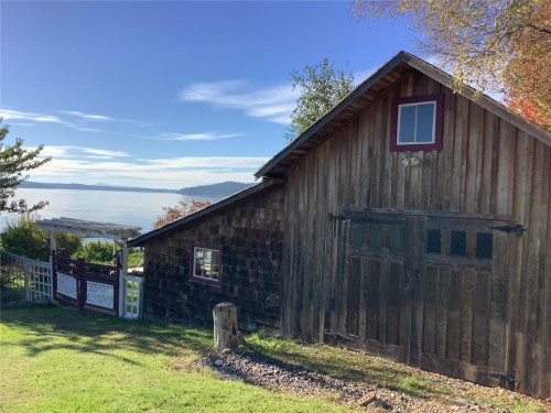 110 10Th Ave, Sointula, BC 