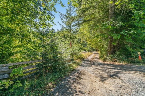 2560 Grafton Ave, Coombs, BC 