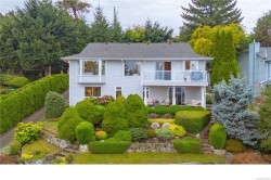 1089 College Dr  Nanaimo, BC V9R 5X3