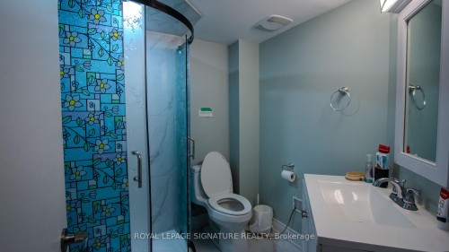 11 Blaydon Avenue, Toronto, ON - Indoor Photo Showing Bathroom