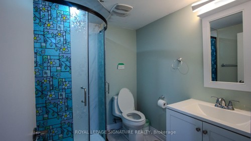 11 Blaydon Avenue, Toronto, ON - Indoor Photo Showing Bathroom