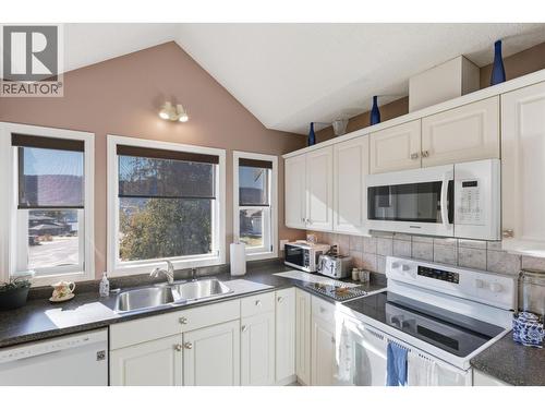 1924 Hamel Road, Williams Lake, BC - Indoor Photo Showing Kitchen With Double Sink