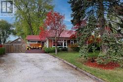 167 OLIVER PLACE  Oakville, ON L6H 1K9