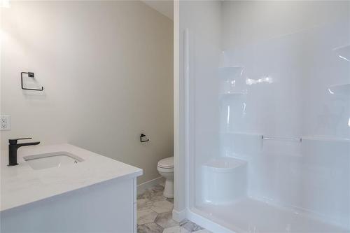 91 Harry Waytiuk Drive, East Selkirk, MB - Indoor Photo Showing Bathroom