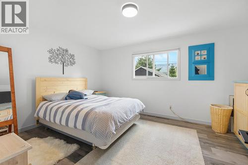 224 23Rd Avenue S, Creston, BC - Indoor Photo Showing Bedroom