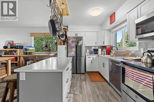 224 23Rd Avenue S, Creston, BC - Indoor Photo Showing Kitchen