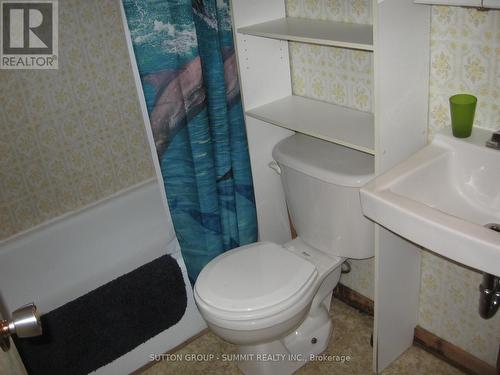 57 Maple Grove Drive, Huntsville, ON - Indoor Photo Showing Bathroom