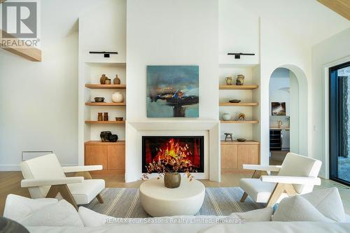 172 Sleepy Hollow Road, Blue Mountains, ON - Indoor Photo Showing Living Room With Fireplace