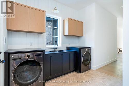 172 Sleepy Hollow Road, Blue Mountains, ON - Indoor Photo Showing Laundry Room