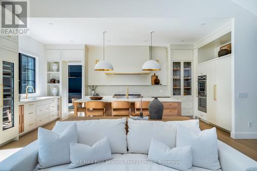 172 Sleepy Hollow Road, Blue Mountains, ON - Indoor Photo Showing Living Room