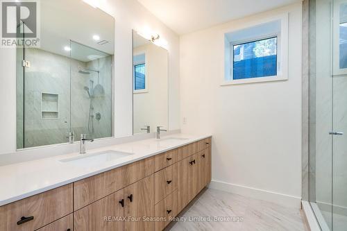 172 Sleepy Hollow Road, Blue Mountains, ON - Indoor Photo Showing Bathroom