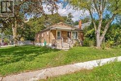 106 FLORA DRIVE Toronto, ON M1P 1A8