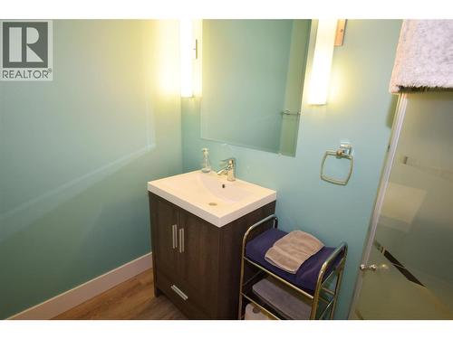 6427 Spencer Road, Kelowna, BC - Indoor Photo Showing Bathroom