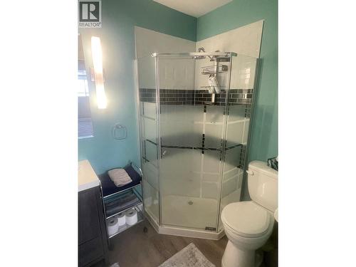 6427 Spencer Road, Kelowna, BC - Indoor Photo Showing Bathroom