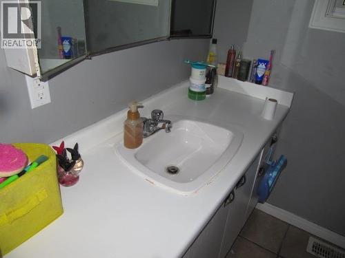 1 & 2 1168 N Second Avenue, Williams Lake, BC - Indoor Photo Showing Bathroom