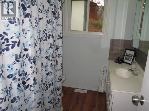 1 & 2 1168 N Second Avenue, Williams Lake, BC - Indoor Photo Showing Bathroom