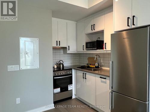 310 - 360 Deschatelets Avenue, Ottawa, ON - Indoor Photo Showing Kitchen