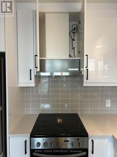 310 - 360 Deschatelets Avenue, Ottawa, ON - Indoor Photo Showing Kitchen