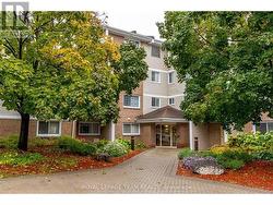 118 - 260 BRITTANY DRIVE  Ottawa, ON K1K 4M2