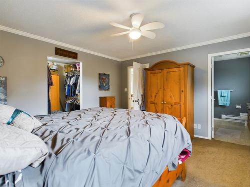 238 Park Rill Road, Oliver, BC - Indoor Photo Showing Bedroom