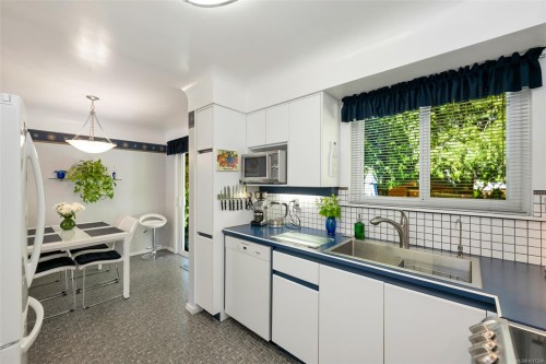 1028 Jenkins Ave, Langford, BC 