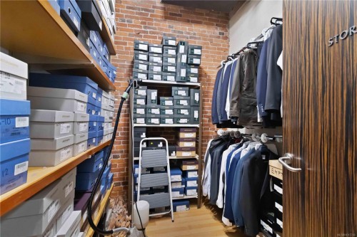 101-534 Yates St, Victoria, BC 