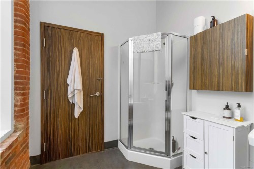 101-534 Yates St, Victoria, BC 